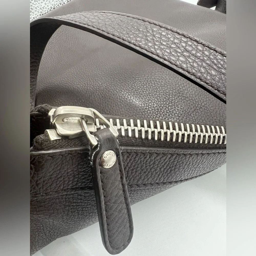 GUCCI Men's 233329 Dark Brown Pebbled Leather Adjustable Messenger Crossbody Bag - Picture 12 of 17